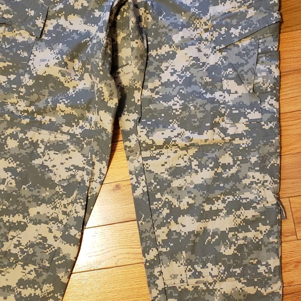 Vintage Universal Digital Camo Pattern Pants - image 6